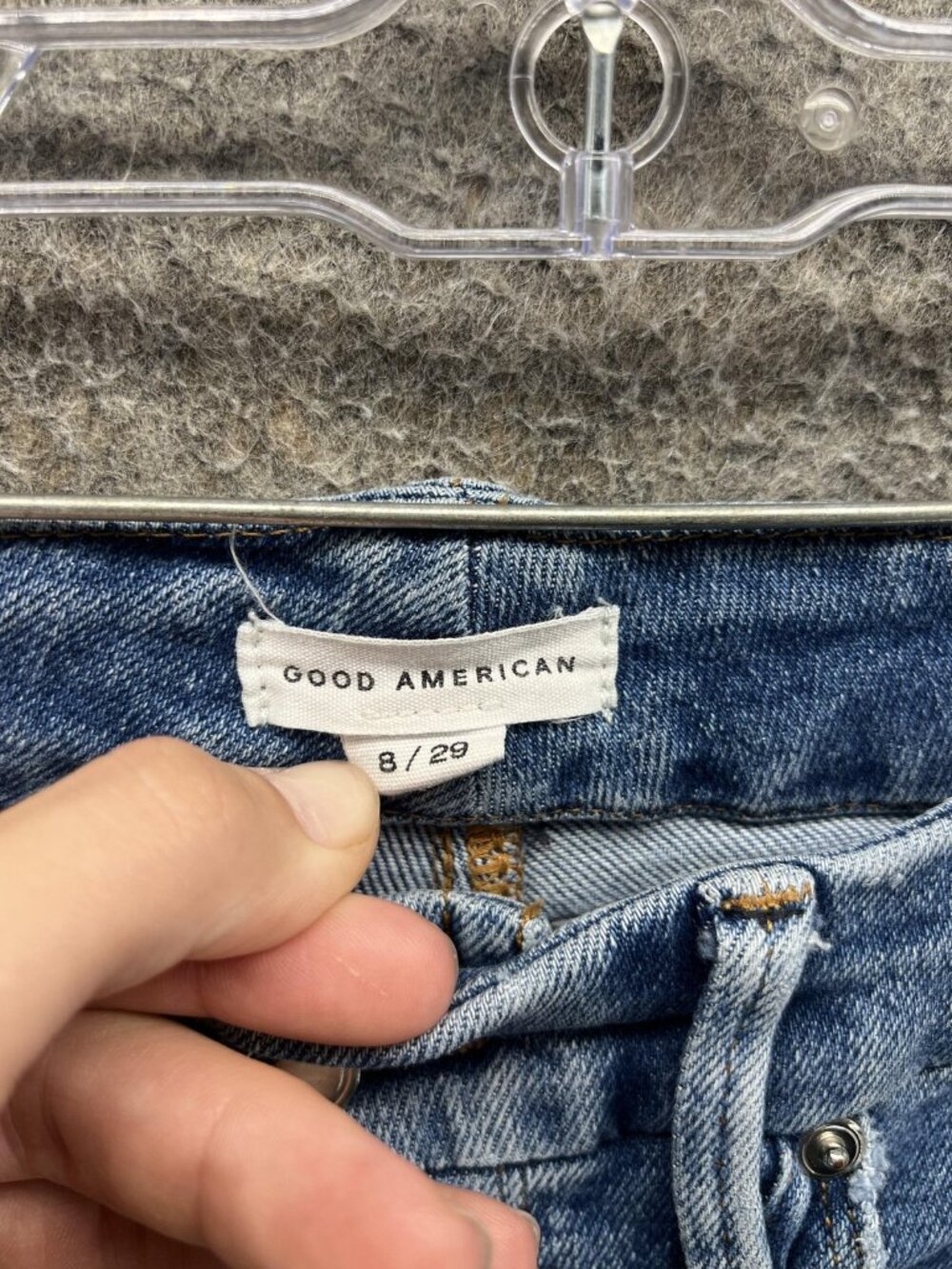 Good American Cropped Slim Jeans Womens 8/29 Blue Medium Wash 30x26 Raw Hem - Picture 2 of 11
